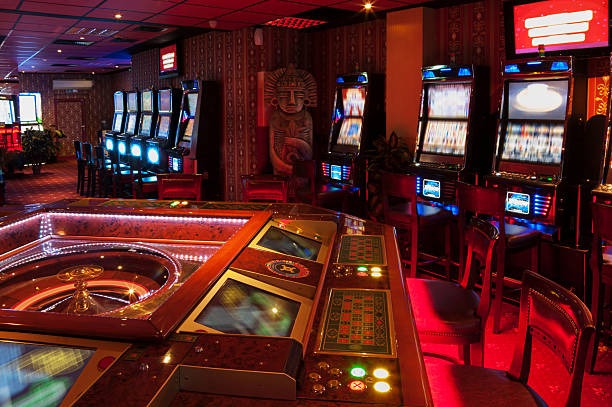 dewi365 platform showing multiple game categories: live dealer, slots, football, esports